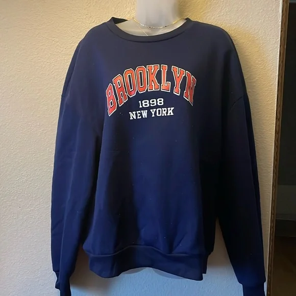 OVER SIZED BROOKLYN SWEATER - Picture 1 of 5
